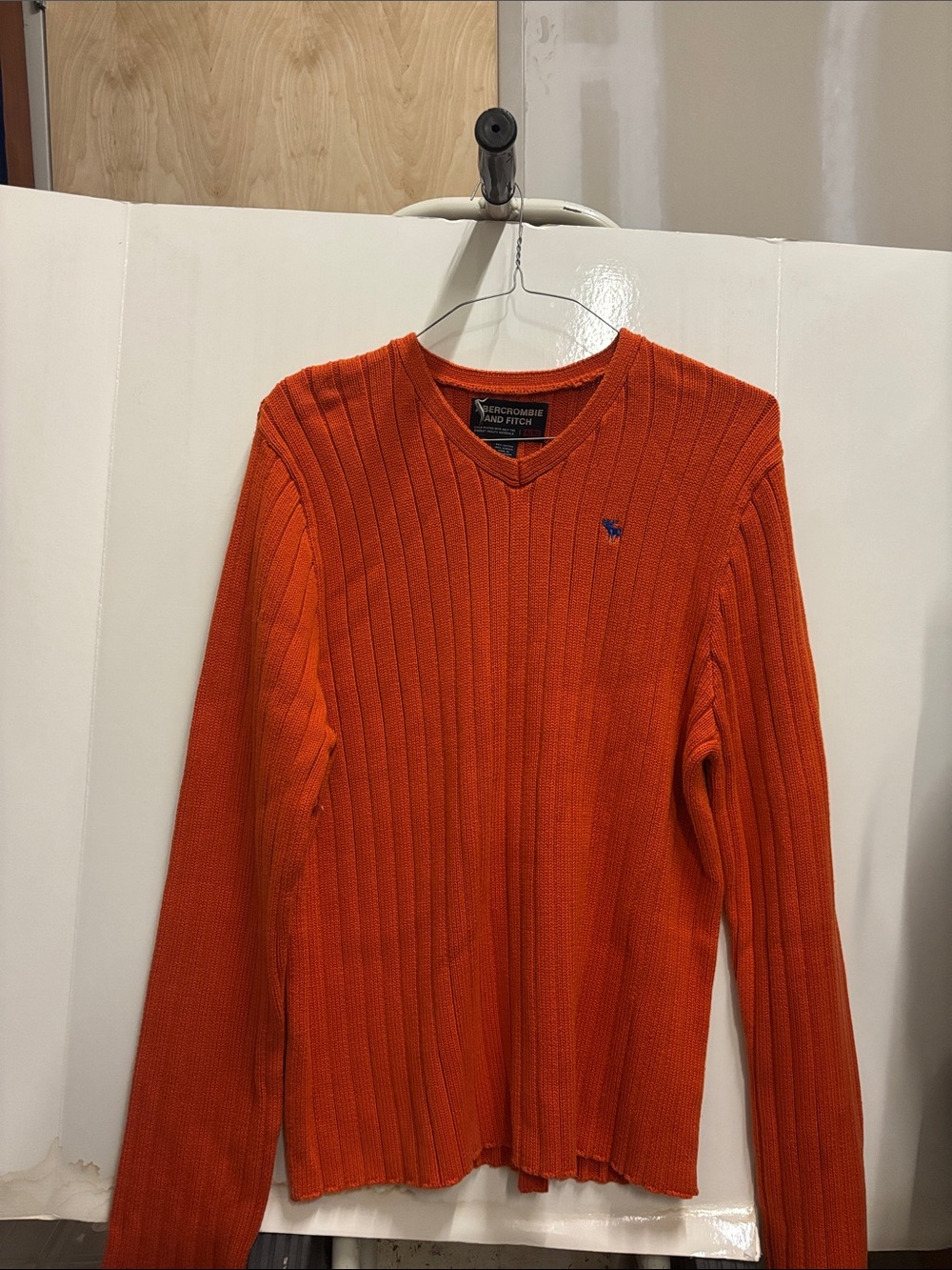 Abercrombie & Fitch Men’s Bright Orange Ribbed V-Neck Sweater